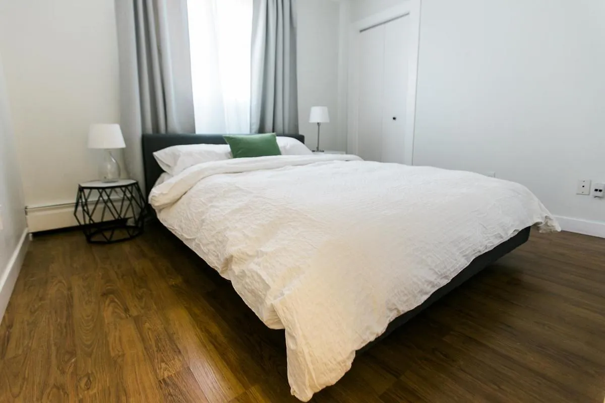 Cozy 2-Bedroom Condo Near Downtown, With Laundry, Parking, Balcony Calgary