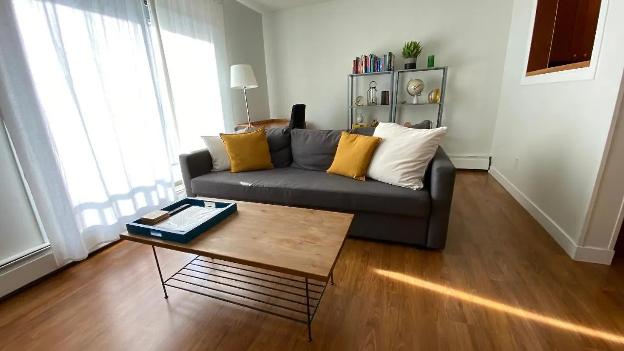 Apartment Cozy 2-Bedroom Condo Near Downtown, With Laundry, Parking, Balcony Calgary