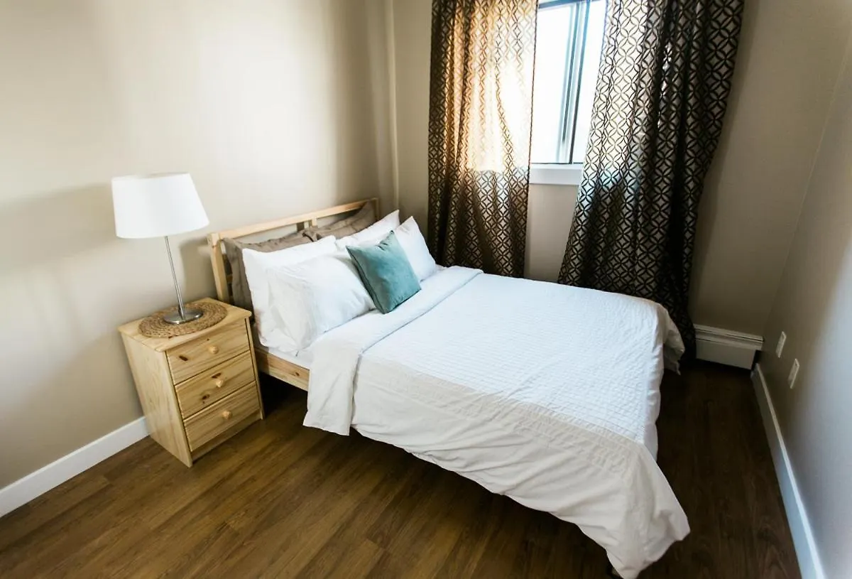Apartment Cozy 2-Bedroom Condo Near Downtown, With Laundry, Parking, Balcony Calgary